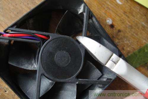 想減少電費嗎？DIY一個迷你風力發電機吧