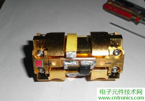 這貨一萬三？50W半導(dǎo)體激光模塊拆解