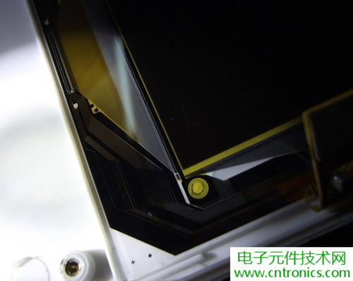 探秘電子紙！一款電紙書的電子墨水屏拆解