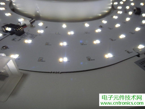 高端大氣上檔次!智能遙控調(diào)光LED吸頂燈拆解