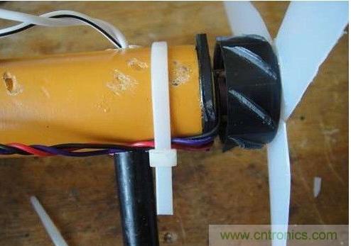 創(chuàng)意DIY！迷你風(fēng)力發(fā)電機(jī)！