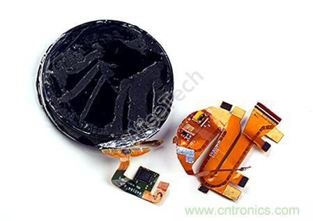 MOTO 360二代智能手表拆解：只有細(xì)節(jié)，沒(méi)有亮點(diǎn)