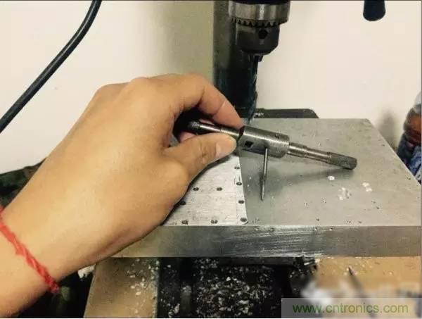想看大牛是如何DIY射頻功放的嗎？